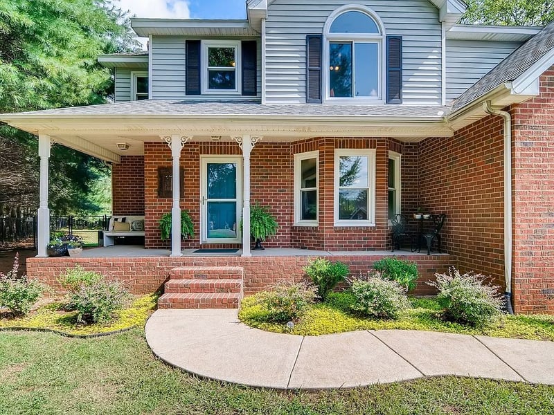 2021 Keenland Dr, Murfreesboro, TN 37127