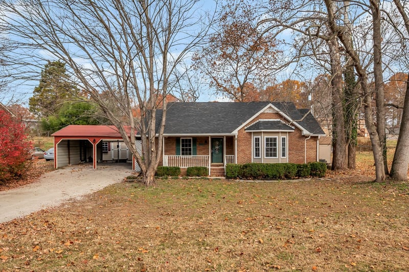 2306 Beechwood Dr, Springfield, TN 37172