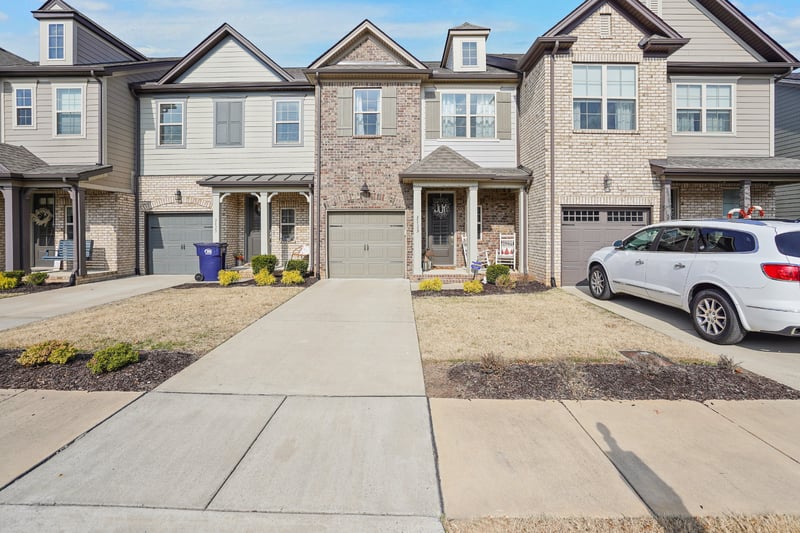 3133 Sassafras Ln, Thompsons Station, TN 37179