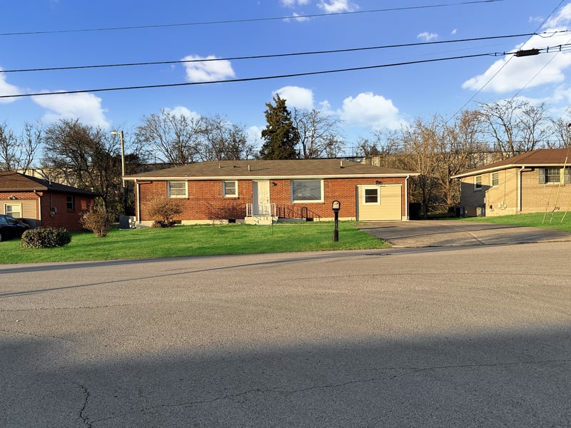 3305 Spears Rd, Nashville, TN 37207