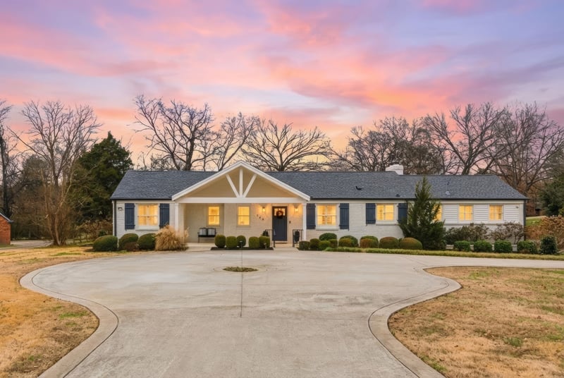 745 Vosswood Dr, Nashville, TN 37205