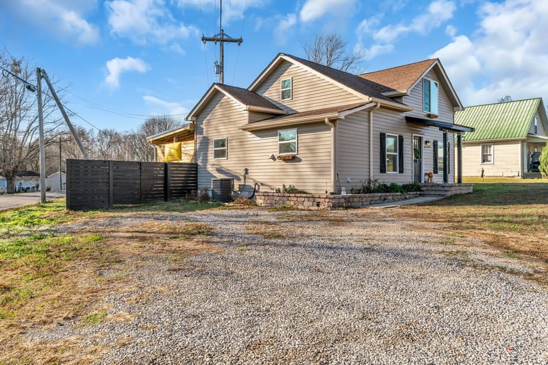 3003 Ray St, Westmoreland, TN 37186