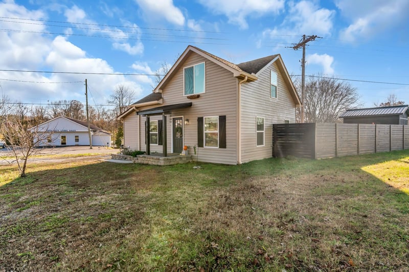 3003 Ray St, Westmoreland, TN 37186