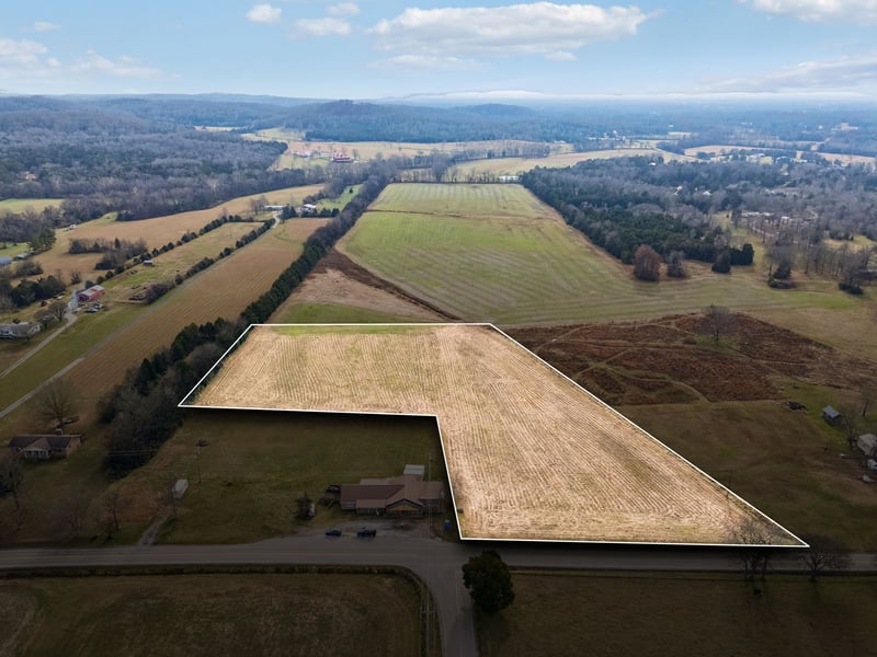 2 Flat Creek Rd, Spring Hill, TN 37174