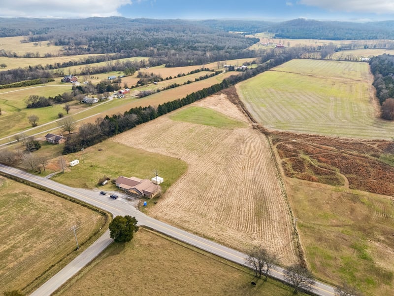 2 Flat Creek Rd, Spring Hill, TN 37174