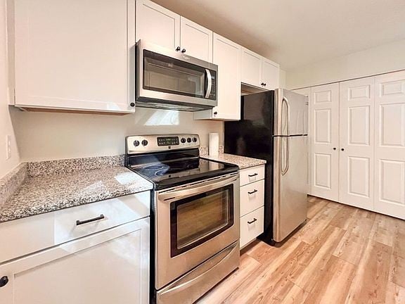 139 Five Oaks Dr, Nashville, TN 37217