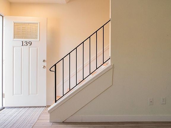 139 Five Oaks Dr, Nashville, TN 37217