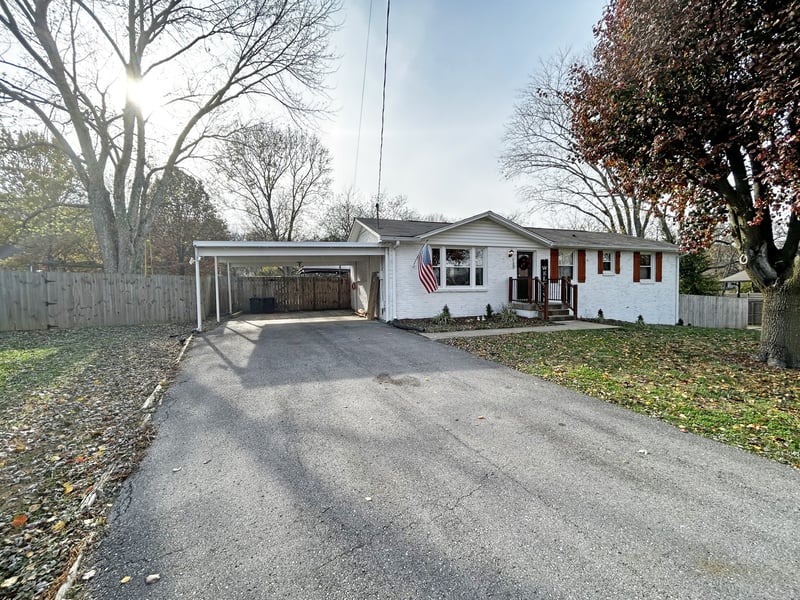 137 La Plaza Dr, Hendersonville, TN 37075