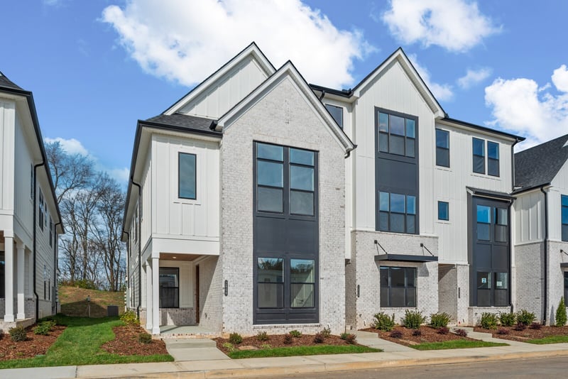 2060 Conductor Ln, Thompsons Station, TN 37179