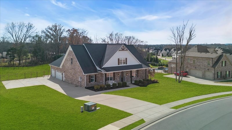 124 Seclusion Ct, Murfreesboro, TN 37129