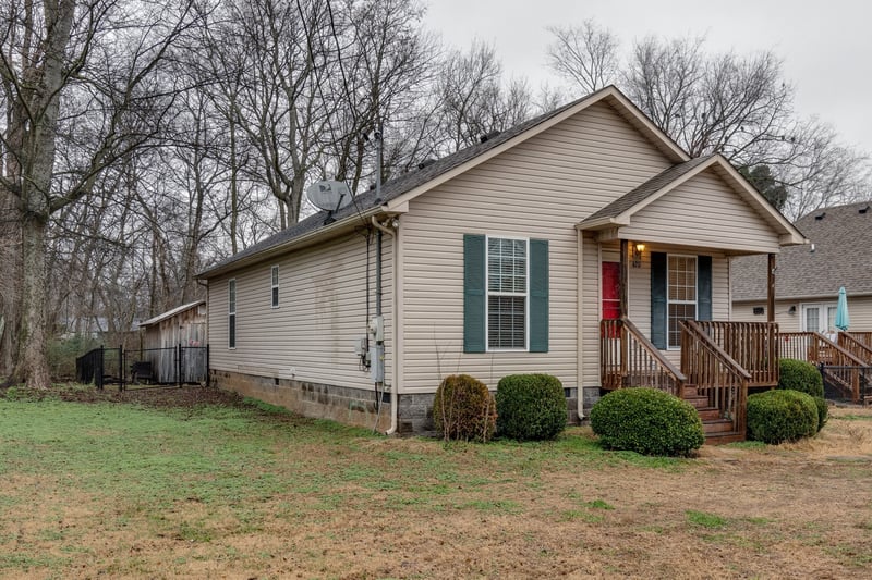 420 S Main St, Mount Pleasant, TN 38474