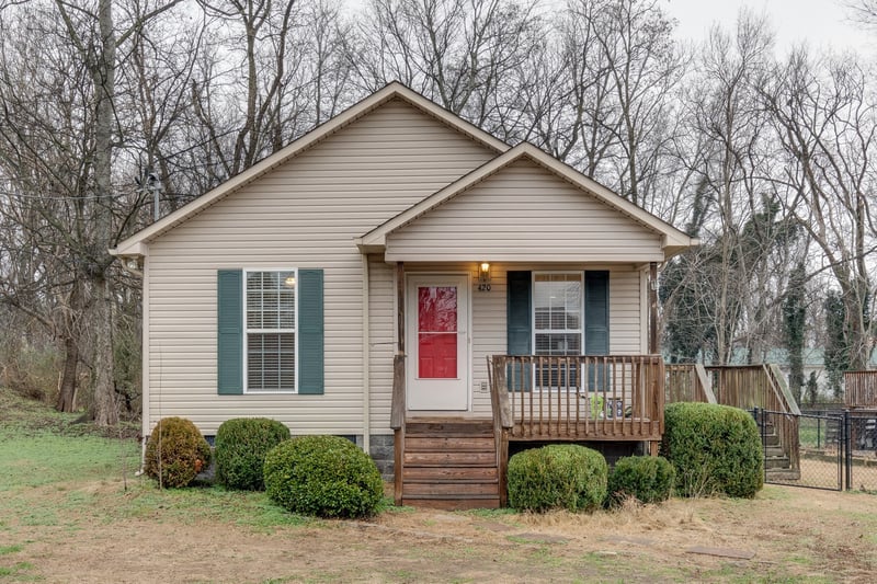 420 S Main St, Mount Pleasant, TN 38474