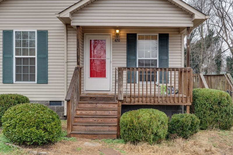 420 S Main St, Mount Pleasant, TN 38474