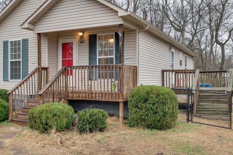 420 S Main St, Mount Pleasant, TN 38474