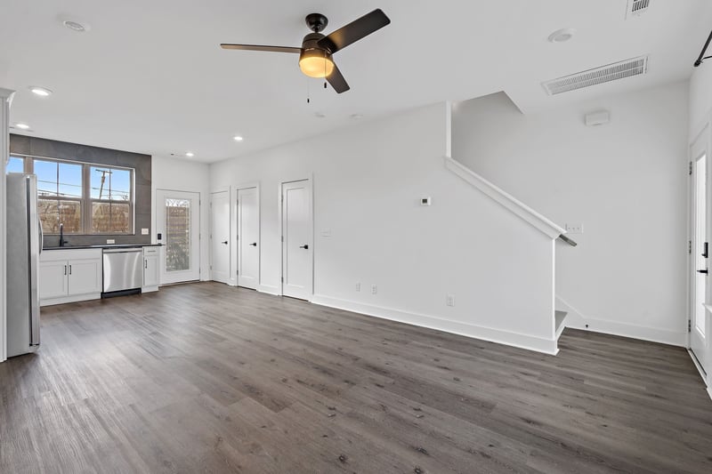 100 Thompson Ln #9, Nashville, TN 37211