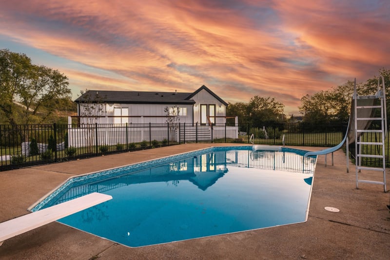 2752 Thompson Station Rd, Thompsons Station, TN 37179