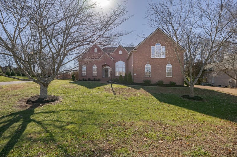 201 Woodcrest Ct, Franklin, TN 37067