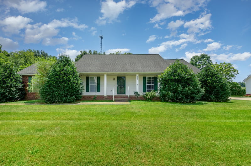 381 Bailey Ln, Pleasant View, TN 37146