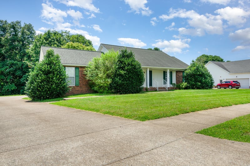 381 Bailey Ln, Pleasant View, TN 37146