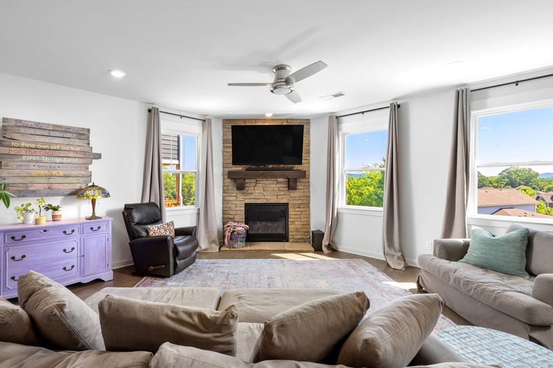 2273 Maytown Cir, Thompsons Station, TN 37179