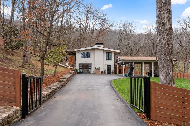 888 Forest Acres Dr, Nashville, TN 37220