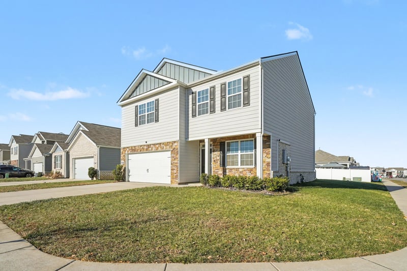 7354 Sunny Parks Dr, White House, TN 37188