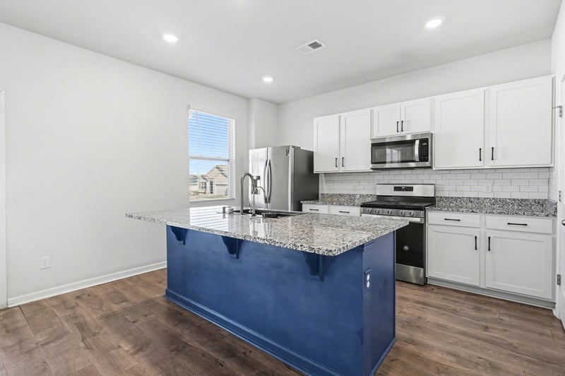 7354 Sunny Parks Dr, White House, TN 37188