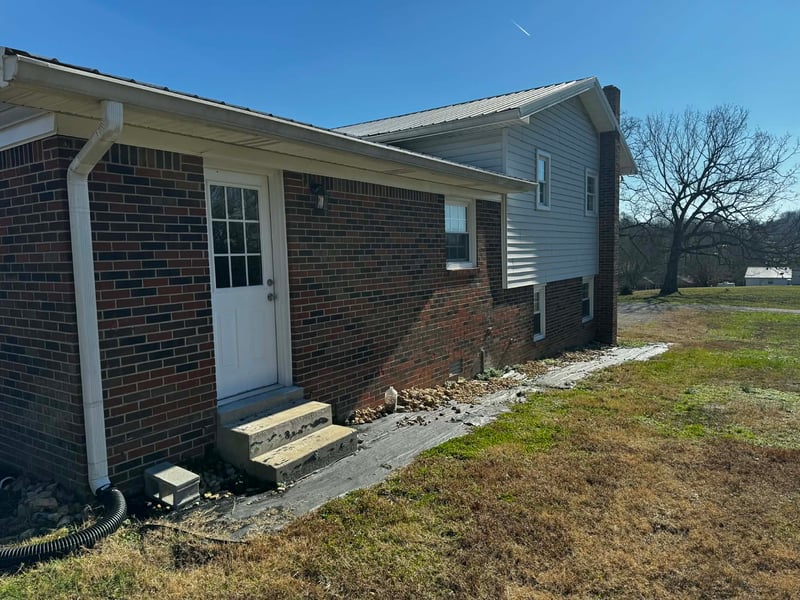 3021 Thompson Ln, Westmoreland, TN 37186