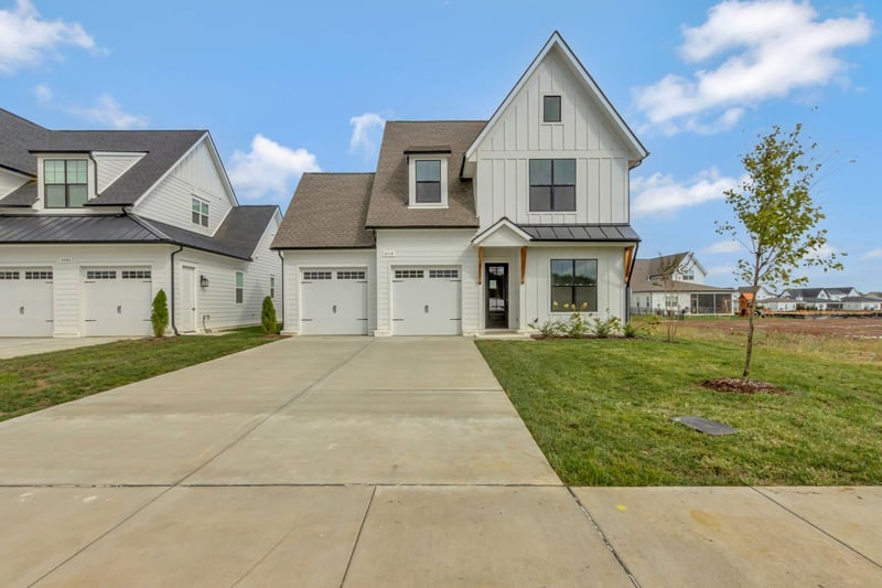 5738 Lennis Ln, Murfreesboro, TN 37129