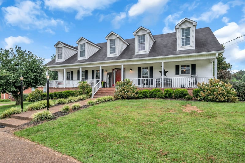 2712 Long Hollow Pike, Hendersonville, TN 37075