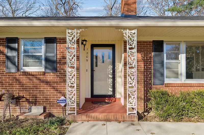 1209 Whitney Dr, Columbia, TN 38401