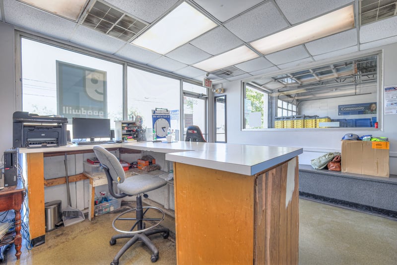 327 W Main St, Hendersonville, TN 37075