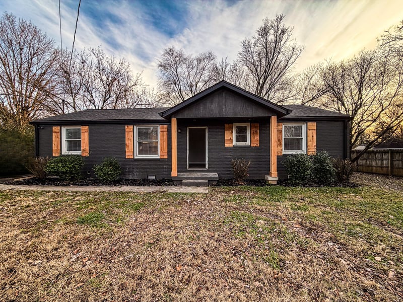 1906 Gardner Dr, Murfreesboro, TN 37130