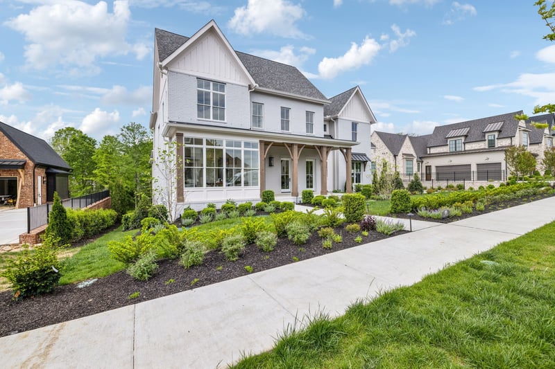 8876 Edgecomb Dr, College Grove, TN 37046