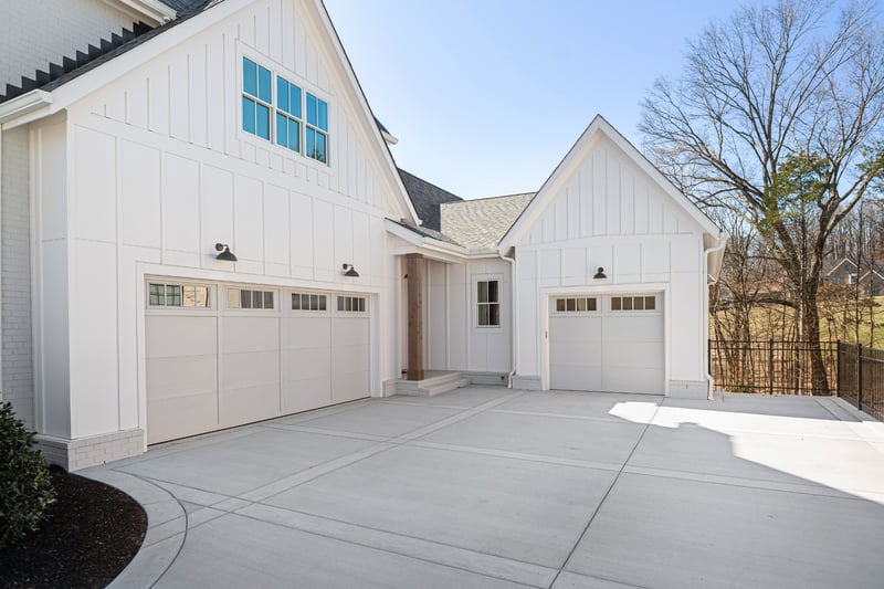 8876 Edgecomb Dr, College Grove, TN 37046