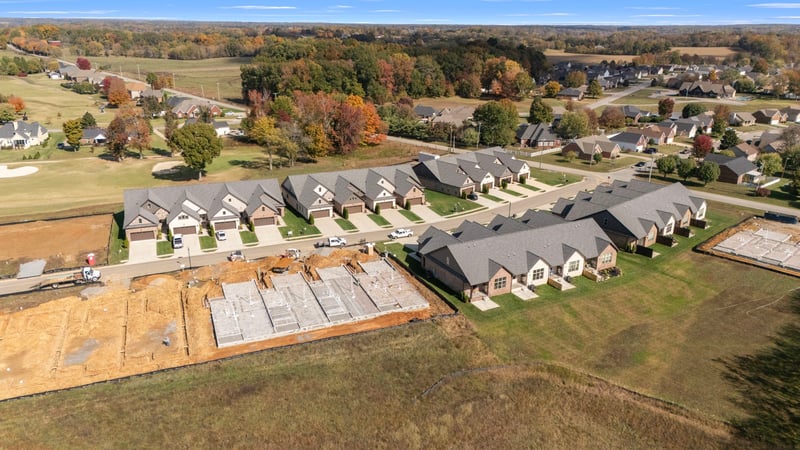 558 W Foxrun, Springfield, TN 37172