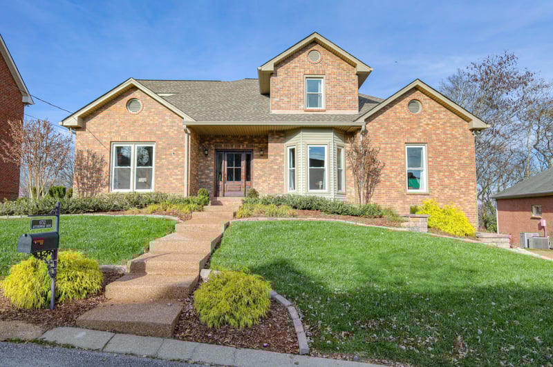 6752 Autumnwood Dr, Nashville, TN 37221