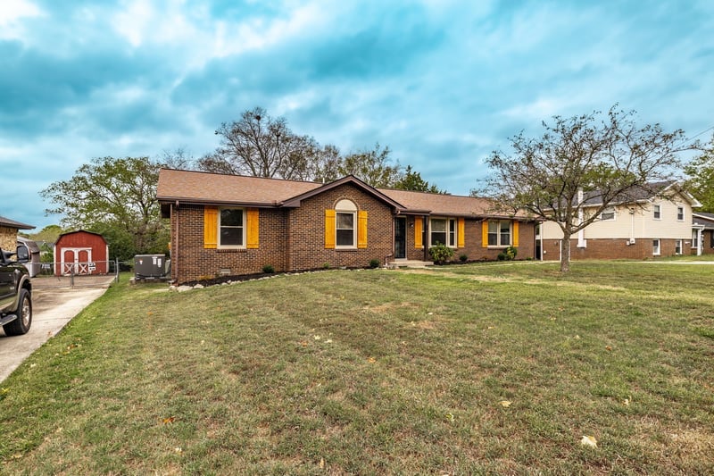 318 Donna Dr, Hendersonville, TN 37075