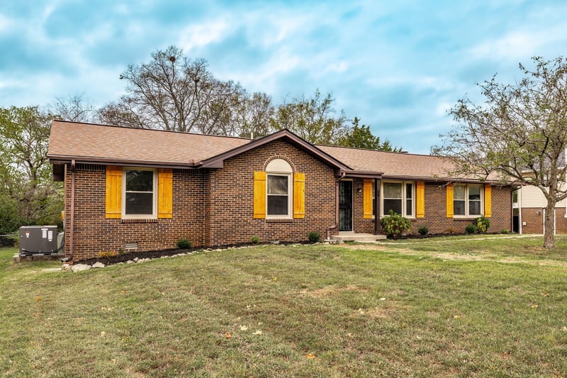 318 Donna Dr, Hendersonville, TN 37075