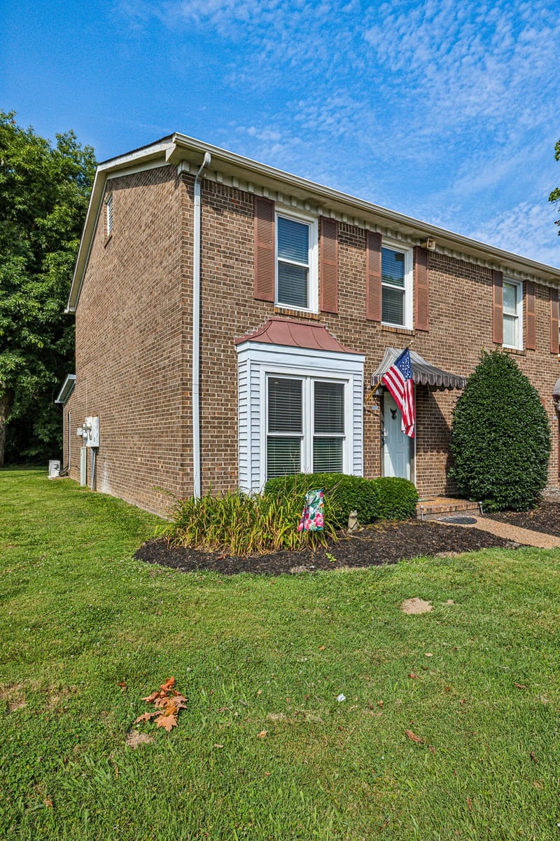 501 Williamsburg Dr, Nashville, TN 37214