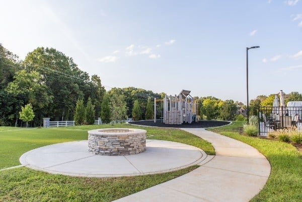 460 Tomlinson Pointe Dr, Mount Juliet, TN 37122