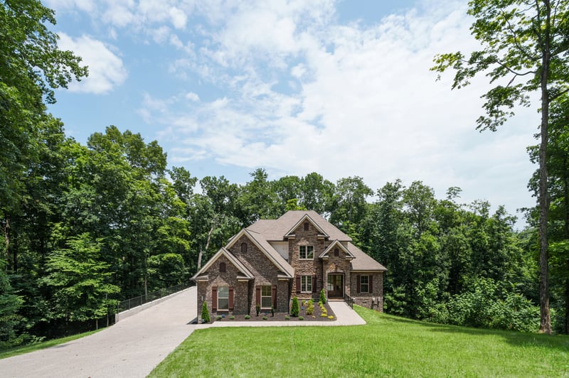 7567 Hallows Dr, Nashville, TN 37221