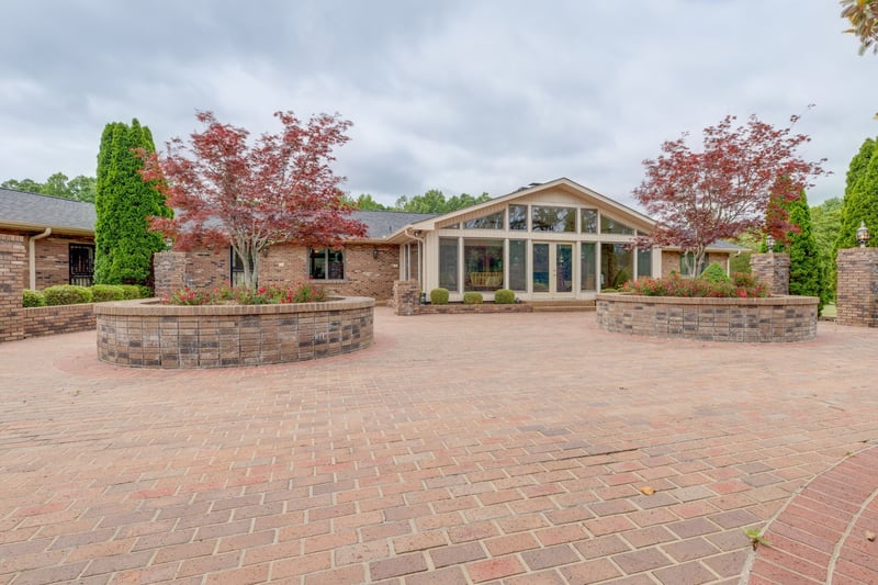 4498 Highway 47 , Charlotte, TN 37036