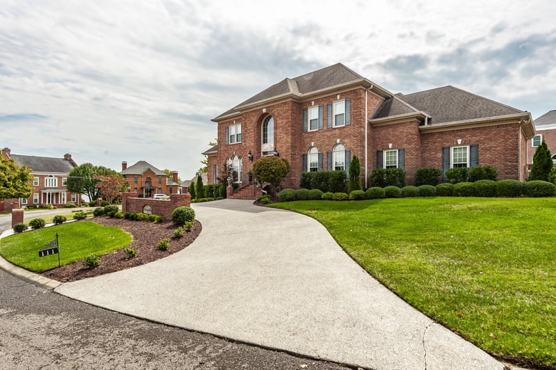111 Governors Point Blvd, Hendersonville, TN 37075