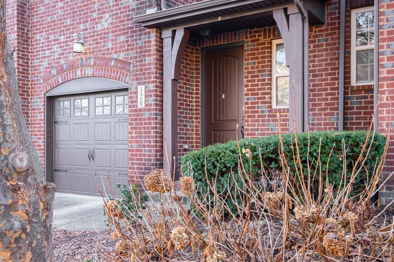 120 Ambassador Pvt Cir, Hendersonville, TN 37075