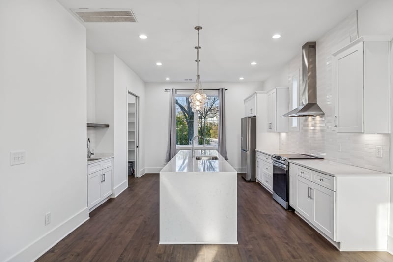 2050 Mckinley St, Nashville, TN 37207