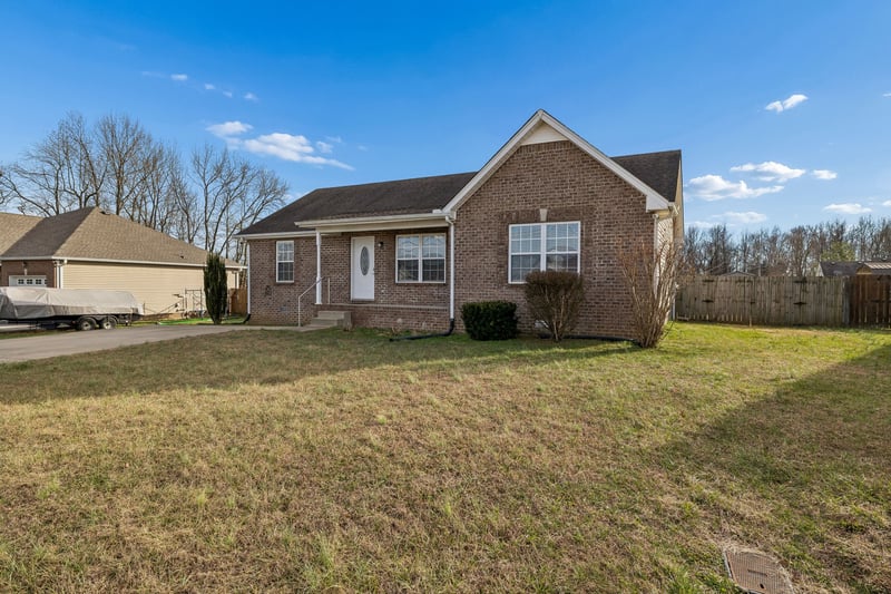 136 Thacker Dr, Portland, TN 37148