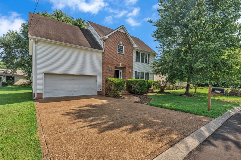 109 Edgeview Ct, Hendersonville, TN 37075