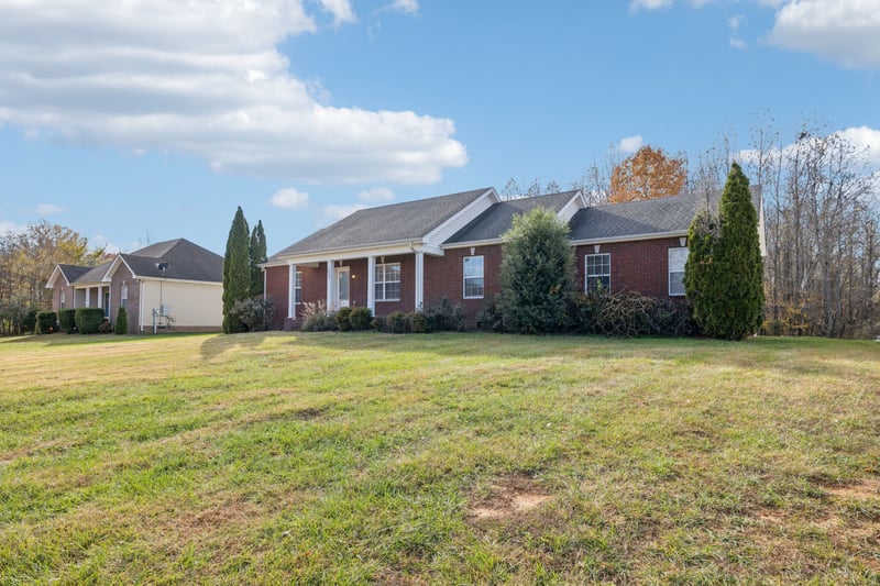 177 Monticello Dr, Pleasant View, TN 37146