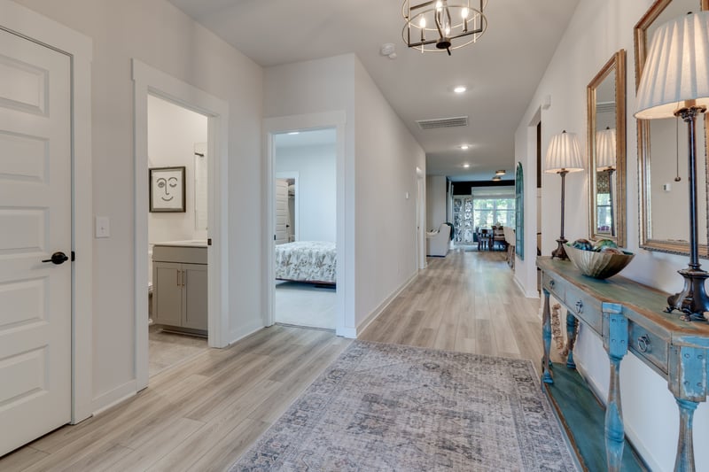 563 Ballard Dr, White House, TN 37188